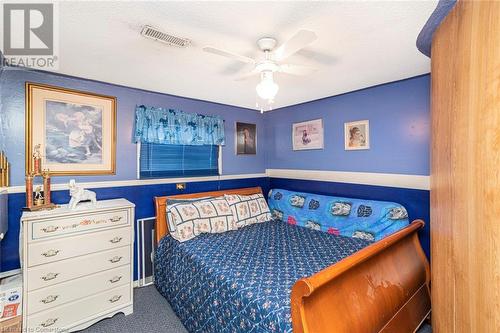 75 Hanover Place, Hamilton, ON - Indoor Photo Showing Bedroom