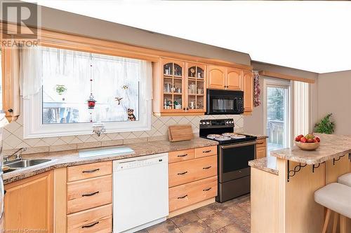 Virtually Staged - 75 Hanover Place, Hamilton, ON - Indoor Photo Showing Kitchen