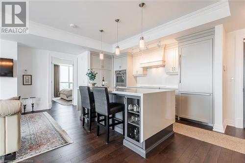 2060 Lakeshore Road Unit# 1401, Burlington, ON - Indoor Photo Showing Kitchen With Upgraded Kitchen