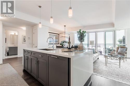 2060 Lakeshore Road Unit# 1401, Burlington, ON - Indoor Photo Showing Kitchen With Upgraded Kitchen