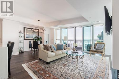 2060 Lakeshore Road Unit# 1401, Burlington, ON - Indoor Photo Showing Living Room