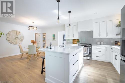 2748 Prince William Street, Jordan Station, ON - Indoor Photo Showing Kitchen With Upgraded Kitchen