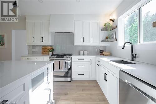 2748 Prince William Street, Jordan Station, ON - Indoor Photo Showing Kitchen With Upgraded Kitchen