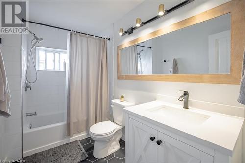 2748 Prince William Street, Jordan Station, ON - Indoor Photo Showing Bathroom