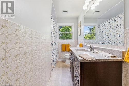 6299 Guelph Line, Burlington, ON - Indoor Photo Showing Bathroom