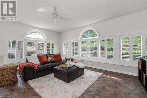 46 Kemp Drive, Dundas, ON - Indoor Photo Showing Living Room