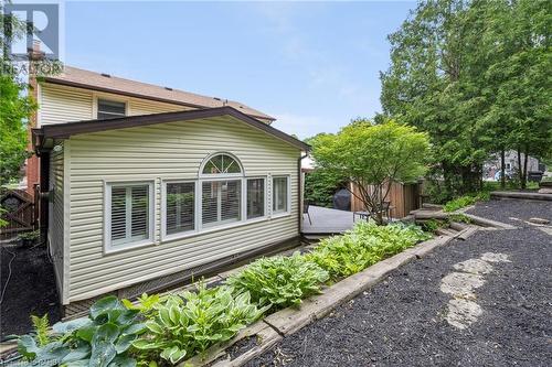 46 Kemp Drive, Dundas, ON - Outdoor