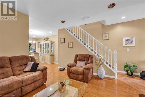 161 Oak Avenue, Hamilton, ON - Indoor Photo Showing Living Room