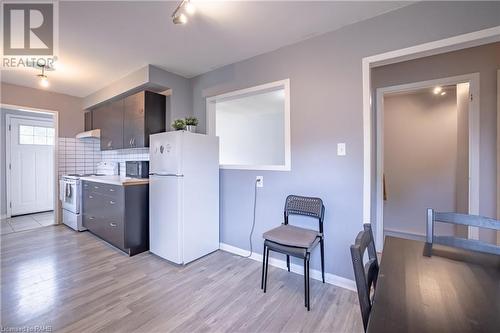 25 Lampman Crescent, Thorold, ON - Indoor Photo Showing Kitchen