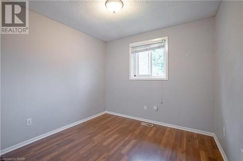 25 Lampman Crescent, Thorold, ON - Indoor Photo Showing Other Room