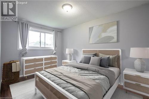 25 Lampman Crescent, Thorold, ON - Indoor Photo Showing Bedroom