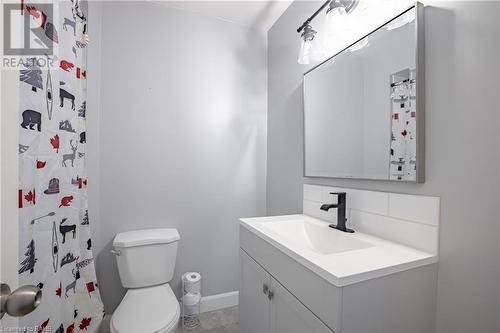 25 Lampman Crescent, Thorold, ON - Indoor Photo Showing Bathroom