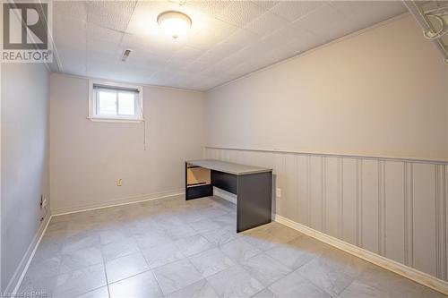 25 Lampman Crescent, Thorold, ON - Indoor Photo Showing Other Room