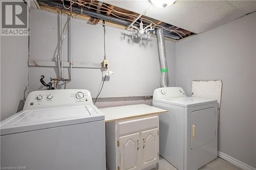 25 Lampman Crescent, Thorold, ON - Indoor Photo Showing Laundry Room