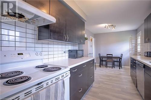 25 Lampman Crescent, Thorold, ON - Indoor Photo Showing Kitchen