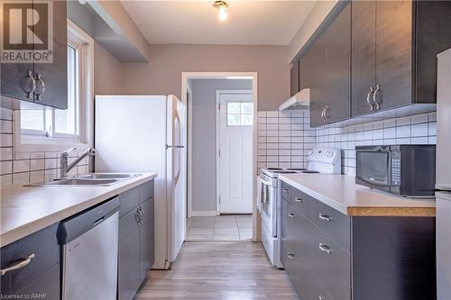 25 Lampman Crescent, Thorold, ON - Indoor Photo Showing Kitchen With Double Sink