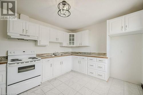 44 Currie Street, St. Catharines, ON - Indoor Photo Showing Kitchen With Double Sink