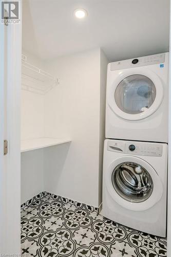 44 Currie Street, St. Catharines, ON - Indoor Photo Showing Laundry Room