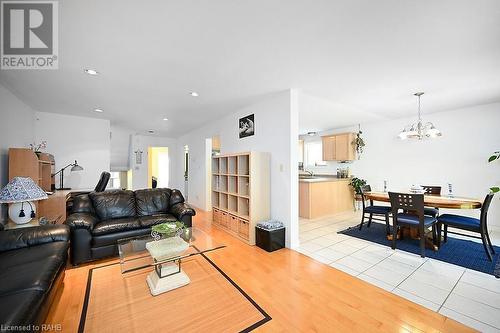 543 John Street N, Hamilton, ON - Indoor Photo Showing Living Room