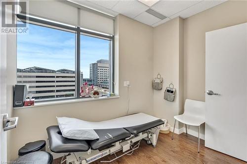 Office 3 with private washroom - 3075 Hospital Gate Unit# 424, Oakville, ON 