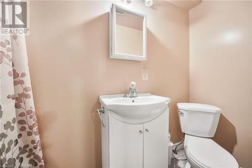 62 East 33Rd Street, Hamilton, ON - Indoor Photo Showing Bathroom