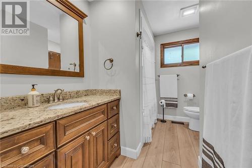 Main Bath with Ensuite Priviledge - 486 Winniett Street, Caledonia, ON - Indoor Photo Showing Bathroom