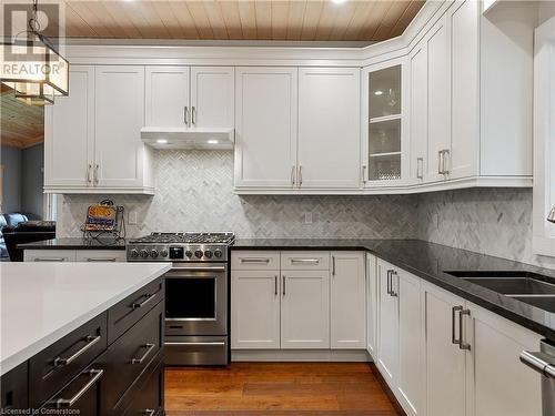 2210 Highway 54, Caledonia, ON - Indoor Photo Showing Kitchen With Double Sink With Upgraded Kitchen