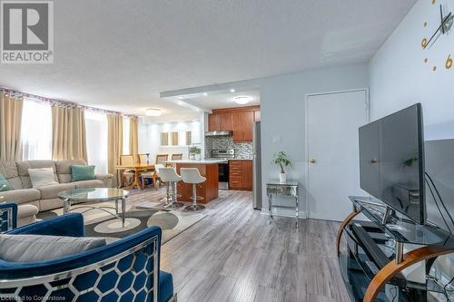 1950 Kennedy Road Unit# 912, Scarborough, ON - Indoor Photo Showing Living Room