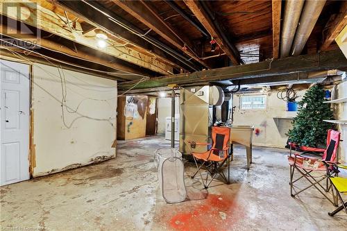 38 Richmond Avenue, St. Catharines, ON - Indoor Photo Showing Basement