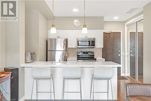 112 King Street E Unit# 1006, Hamilton, ON - Indoor Photo Showing Kitchen With Upgraded Kitchen