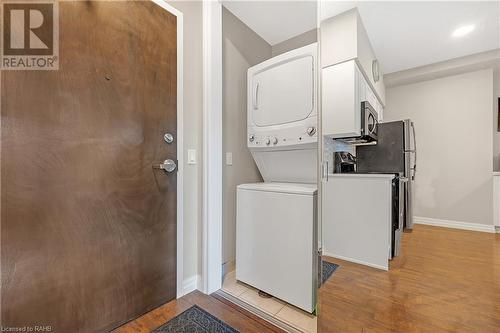 112 King Street E Unit# 1006, Hamilton, ON - Indoor Photo Showing Laundry Room