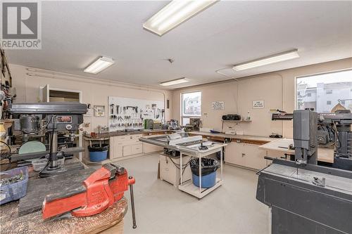 2055 Upper Middle Road Unit# 1008, Burlington, ON - Indoor Photo Showing Kitchen