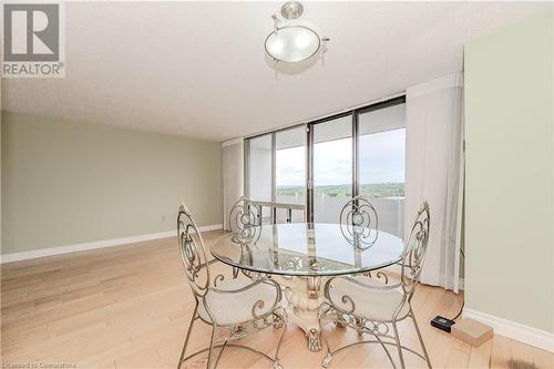 2055 Upper Middle Road Unit# 1008, Burlington, ON - Indoor Photo Showing Dining Room