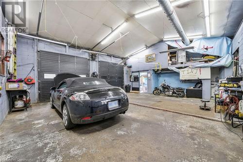 62 East 33Rd Street, Hamilton, ON - Indoor Photo Showing Garage