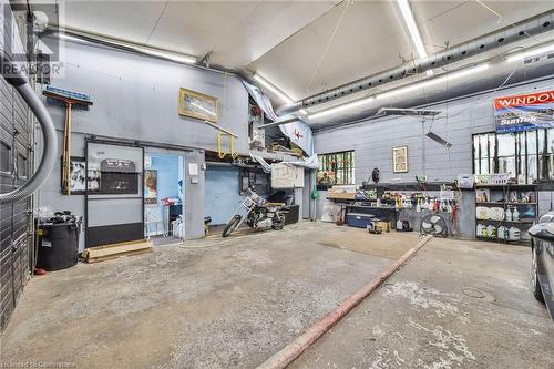 62 East 33Rd Street, Hamilton, ON - Indoor Photo Showing Garage