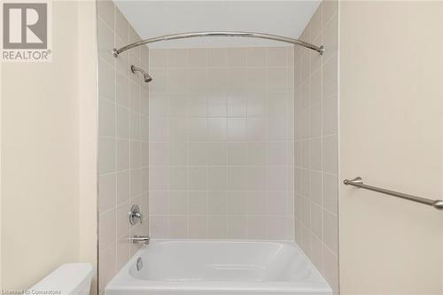 9538 Tallgrass Avenue, Niagara Falls, ON - Indoor Photo Showing Bathroom