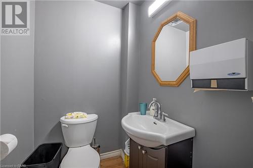 968 Main Street E, Hamilton, ON - Indoor Photo Showing Bathroom