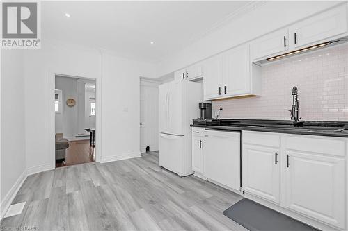 256 Wellington Street N, Hamilton, ON - Indoor Photo Showing Kitchen