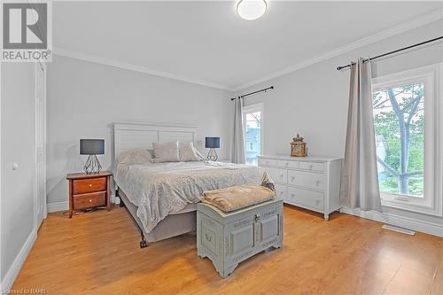 256 Wellington Street N, Hamilton, ON - Indoor Photo Showing Bedroom