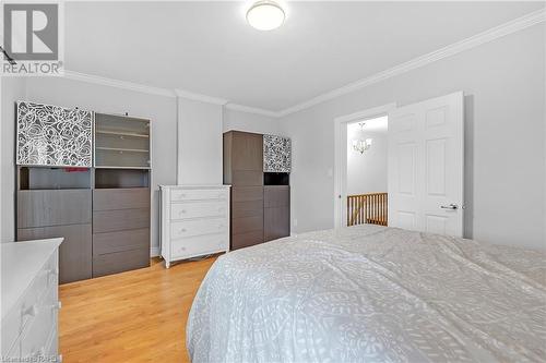 256 Wellington Street N, Hamilton, ON - Indoor Photo Showing Bedroom