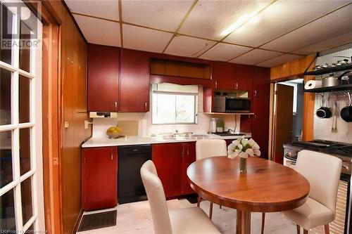 17 Craigroyston Road, Hamilton, ON - Indoor Photo Showing Dining Room