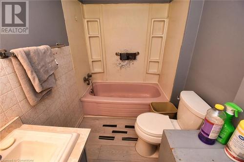 17 Craigroyston Road, Hamilton, ON - Indoor Photo Showing Bathroom