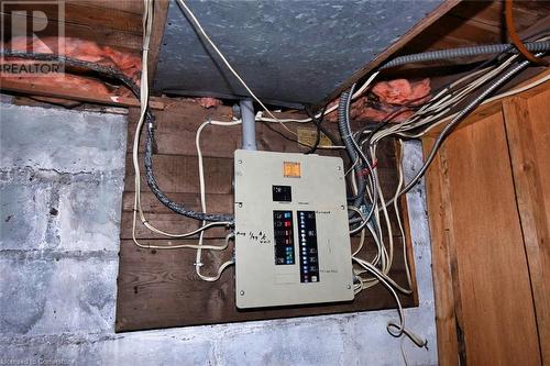 17 Craigroyston Road, Hamilton, ON - Indoor Photo Showing Basement