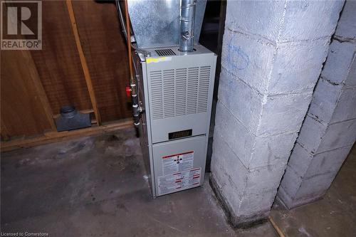 17 Craigroyston Road, Hamilton, ON - Indoor Photo Showing Basement