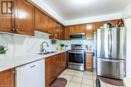 6399 Spinnaker Circle Unit# 39, Mississauga, ON - Indoor Photo Showing Kitchen With Double Sink