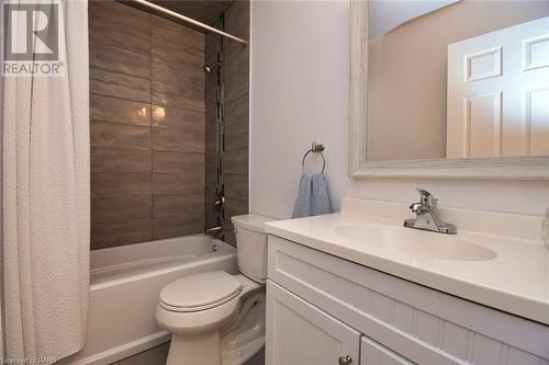 130 Livingston Avenue Unit# 29, Grimsby, ON - Indoor Photo Showing Bathroom