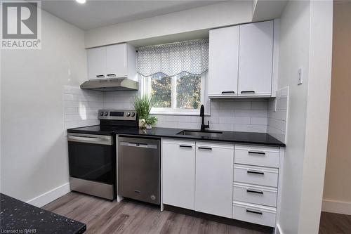 130 Livingston Avenue Unit# 29, Grimsby, ON - Indoor Photo Showing Kitchen