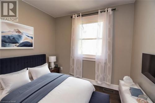 130 Livingston Avenue Unit# 29, Grimsby, ON - Indoor Photo Showing Bedroom