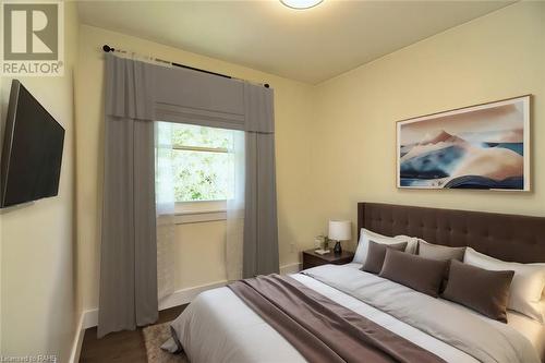 130 Livingston Avenue Unit# 29, Grimsby, ON - Indoor Photo Showing Bedroom