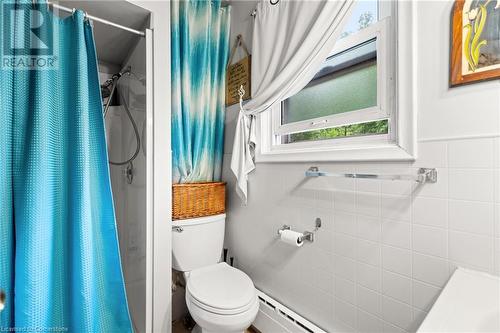 264 Burgar Street, Welland, ON - Indoor Photo Showing Bathroom